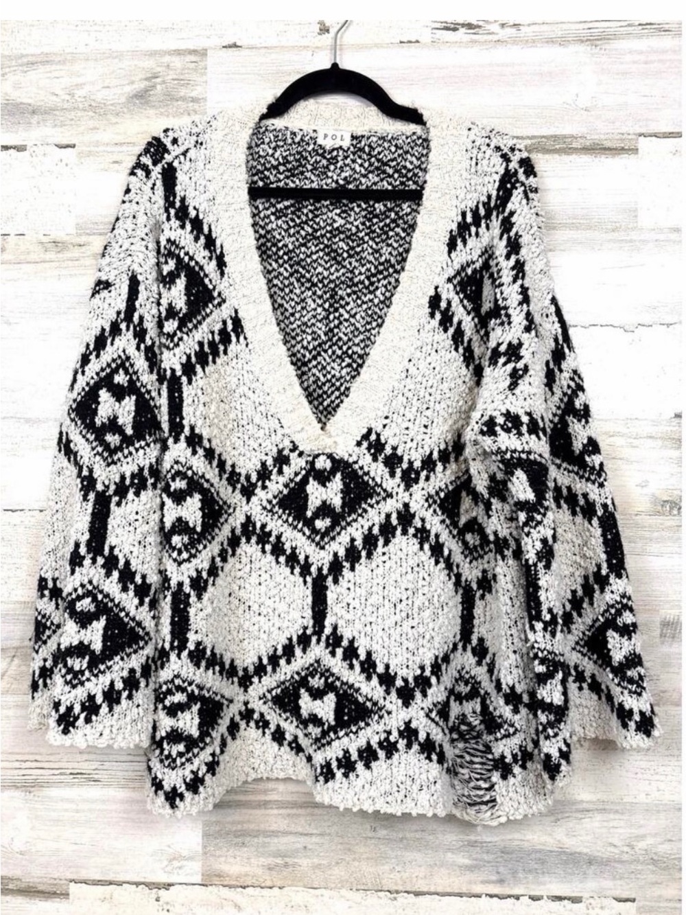 POL Womens L Black White Aztec
Oversized V Neck Pullover Knit
Sweater